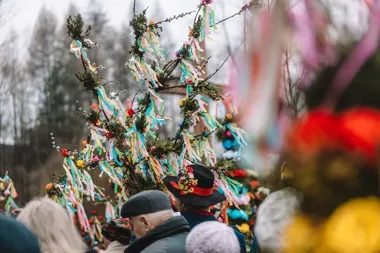 Palmy, które przyciągnęły tłum - Gilowice znów żyją wielkanocną tradycją